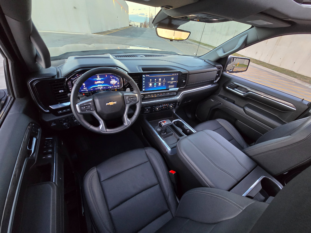 Chevrolet Silverado 1500 4WD Crew Cab 147" LTZ 2023