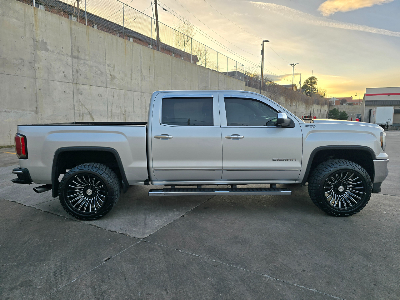 GMC Sierra 1500 4WD Crew Cab 143.5" SLT 2016