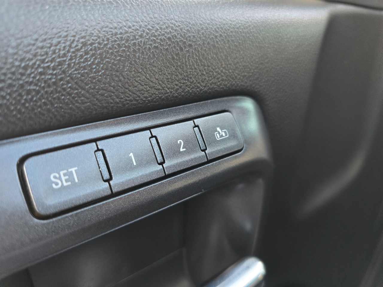 GMC Sierra 1500 4WD Crew Cab 143.5" SLT 2016