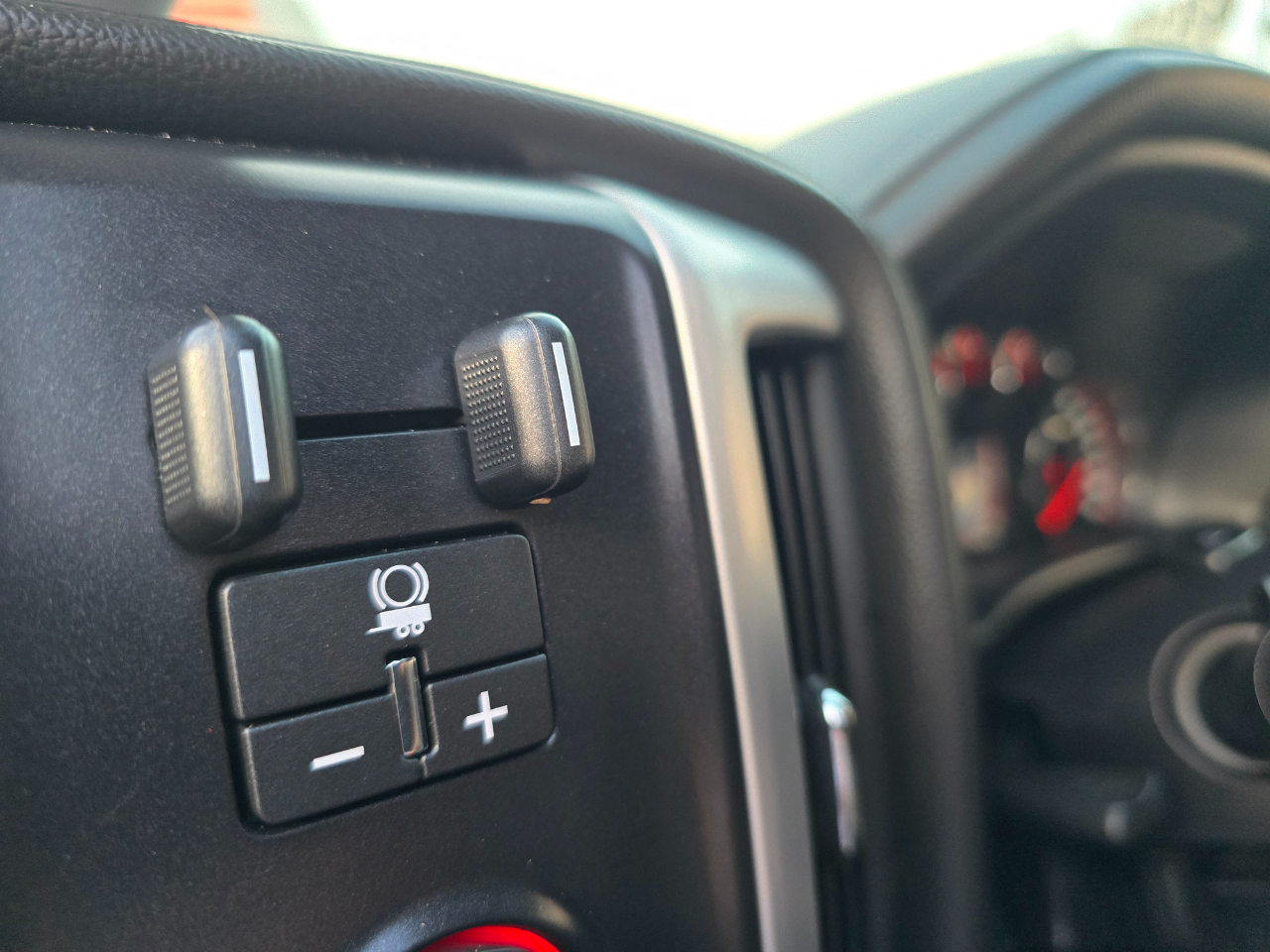 GMC Sierra 1500 4WD Crew Cab 143.5" SLT 2016