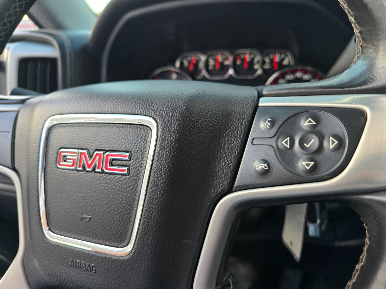 GMC Sierra 1500 4WD Crew Cab 143.5" SLT 2016