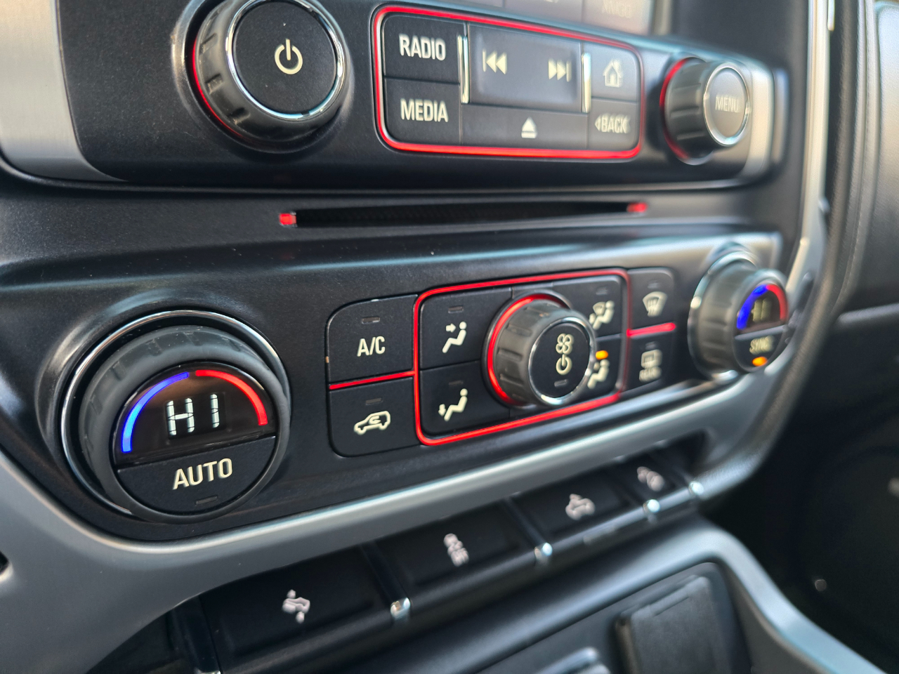 GMC Sierra 1500 4WD Crew Cab 143.5" SLT 2016