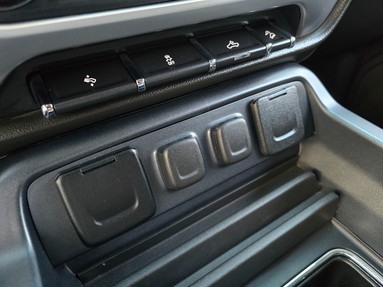 GMC Sierra 1500 4WD Crew Cab 143.5" SLT 2016