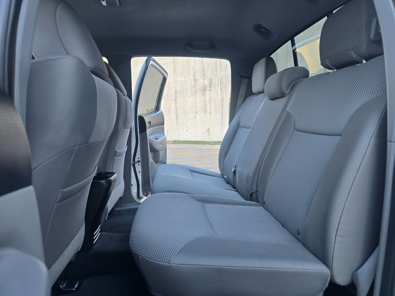 Toyota Tacoma 4WD Double Cab V6 AT (Natl) 2015