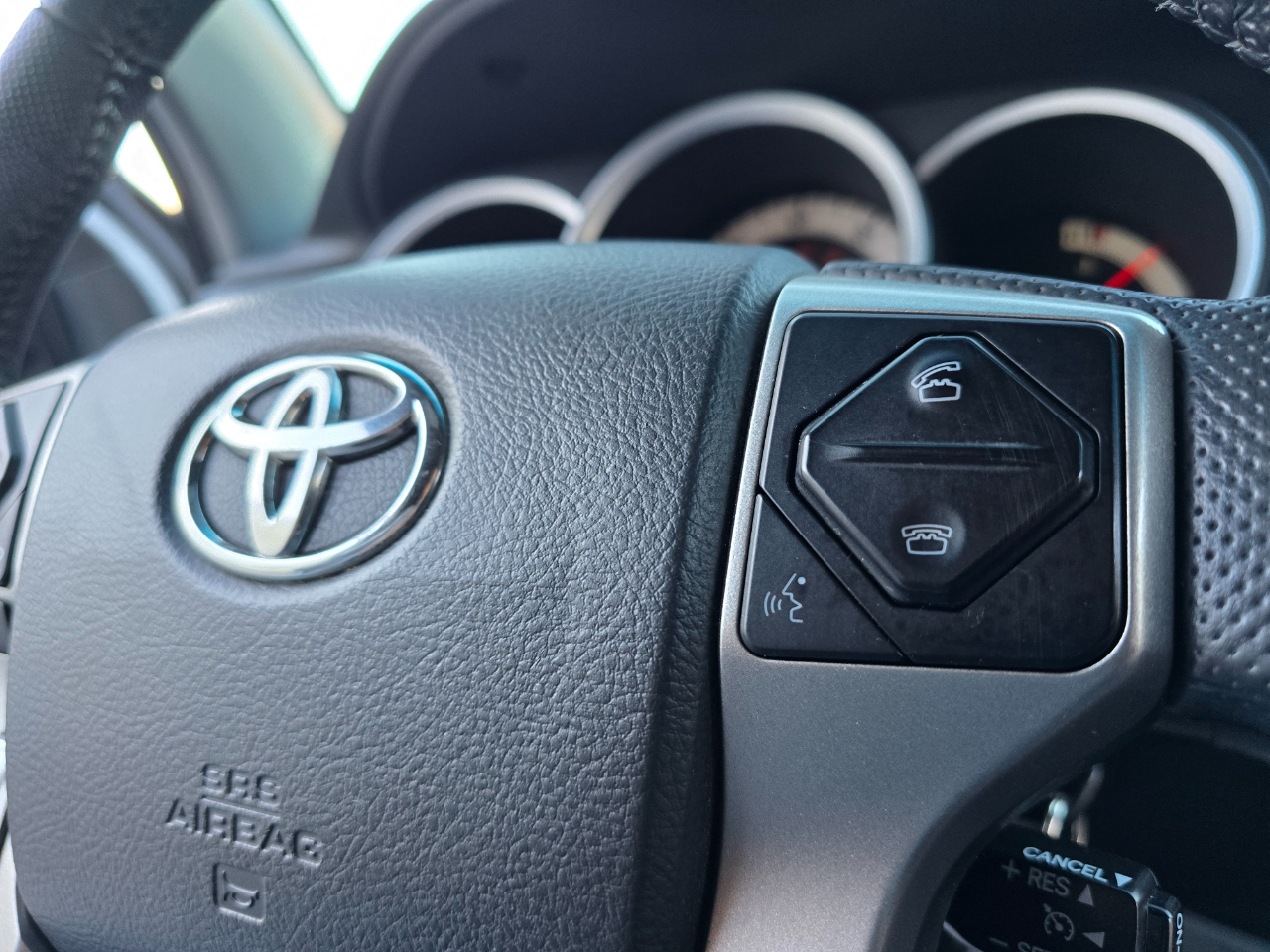 Toyota Tacoma 4WD Double Cab V6 AT (Natl) 2015