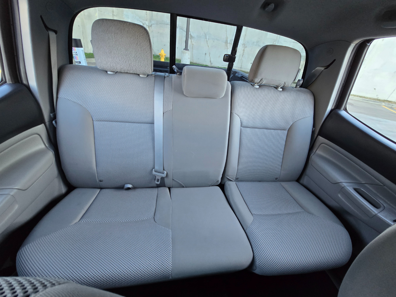 Toyota Tacoma 4WD Double Cab V6 AT (Natl) 2015