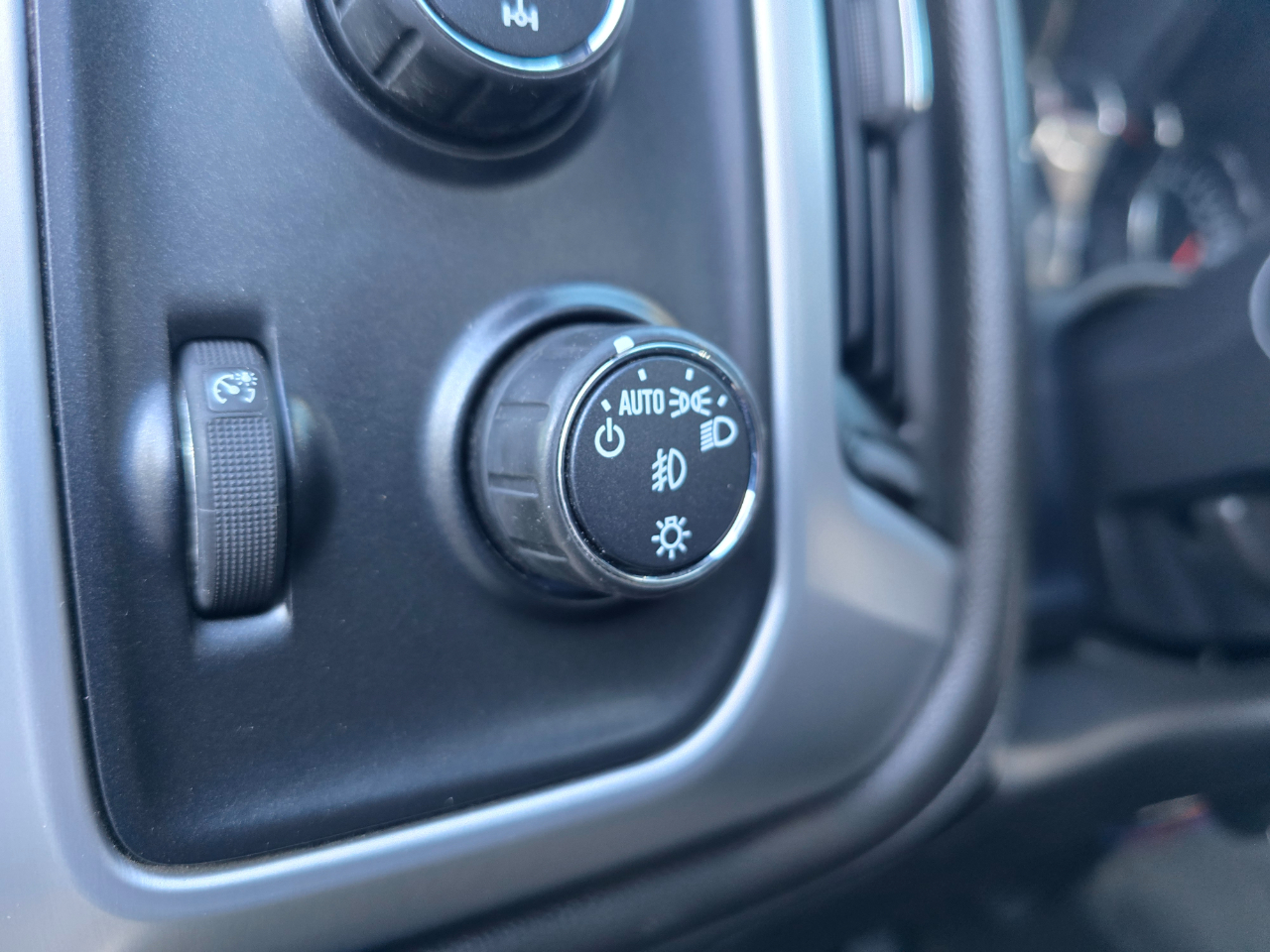 GMC Sierra 1500 4WD Reg Cab 119.0" SLE 2014