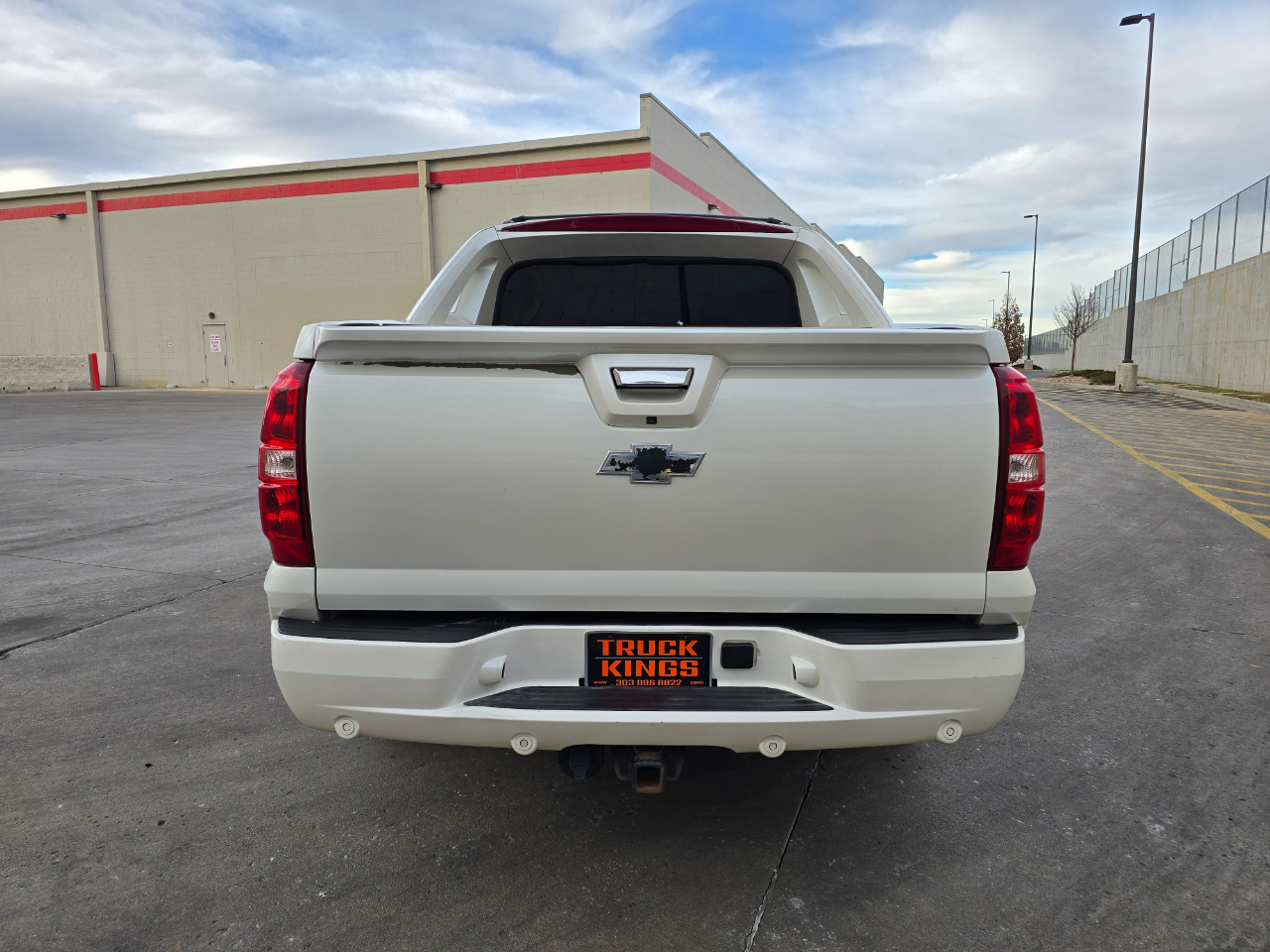 Chevrolet Avalanche 4WD Crew Cab LTZ 2013