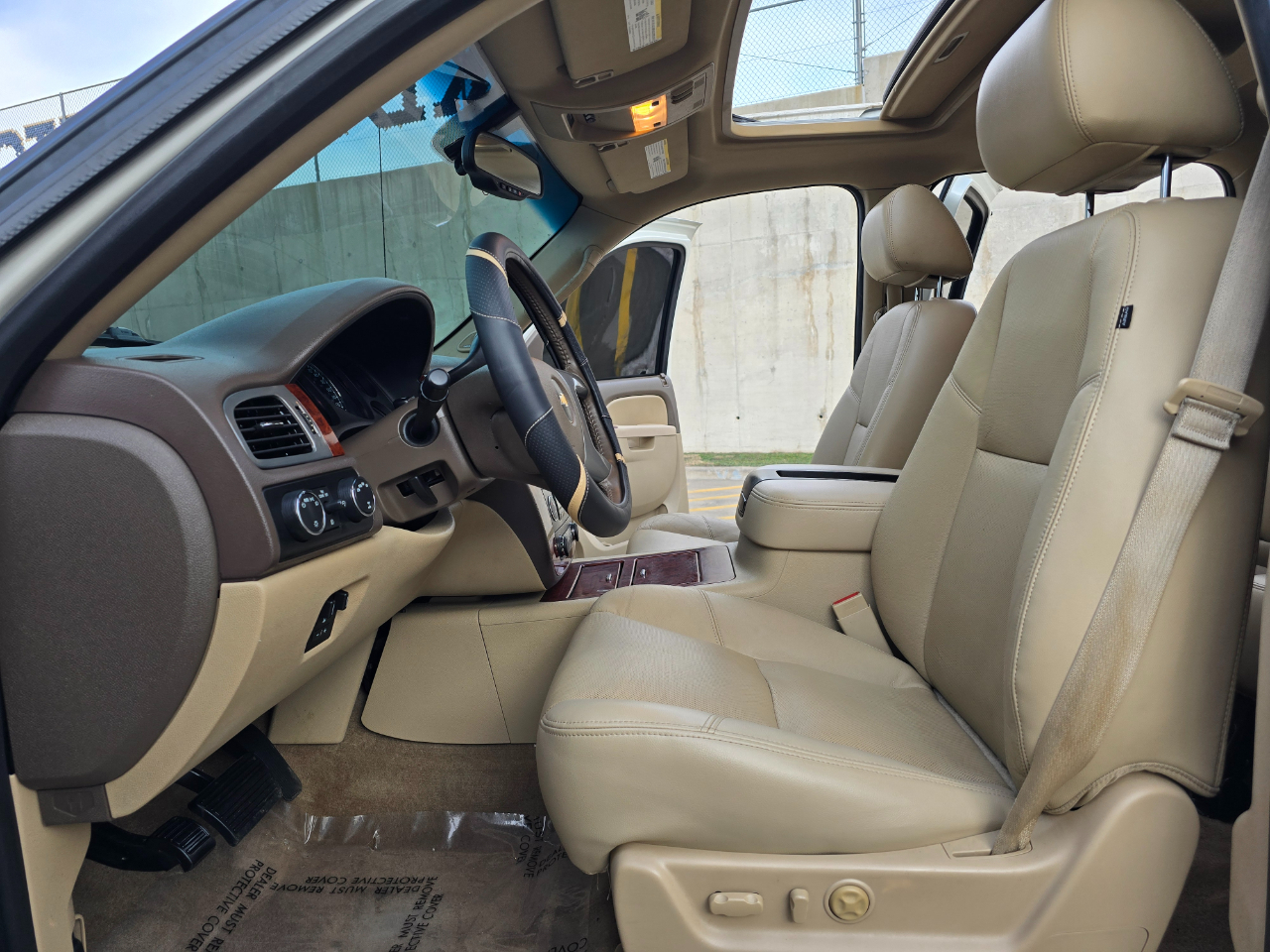 Chevrolet Avalanche 4WD Crew Cab LTZ 2013