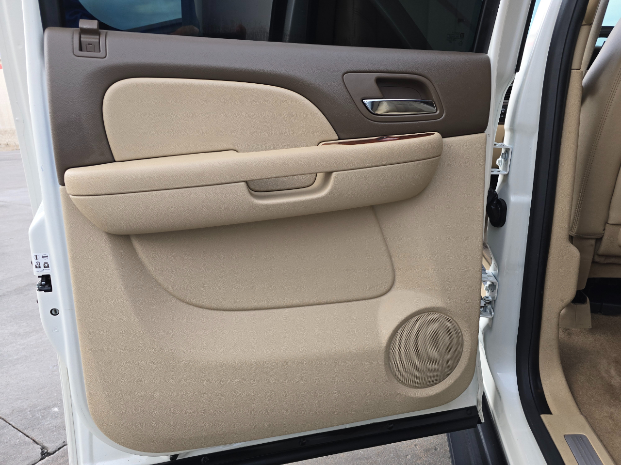 Chevrolet Avalanche 4WD Crew Cab LTZ 2013