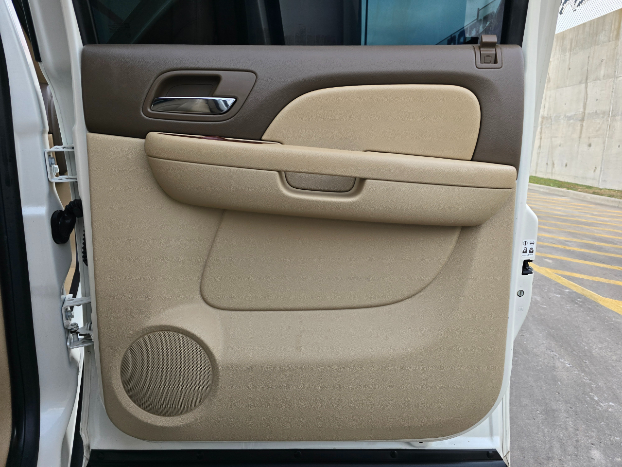 Chevrolet Avalanche 4WD Crew Cab LTZ 2013