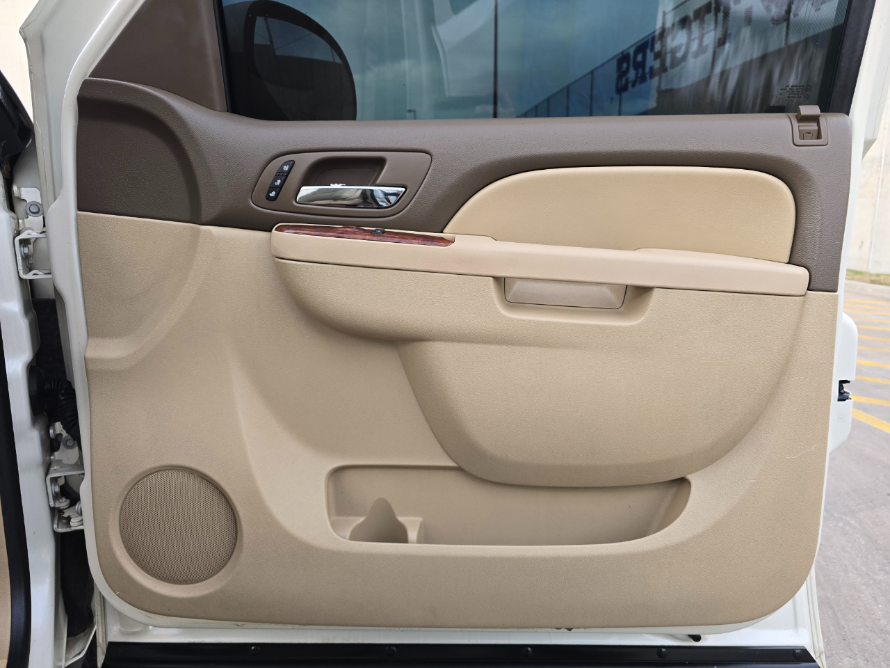 Chevrolet Avalanche 4WD Crew Cab LTZ 2013