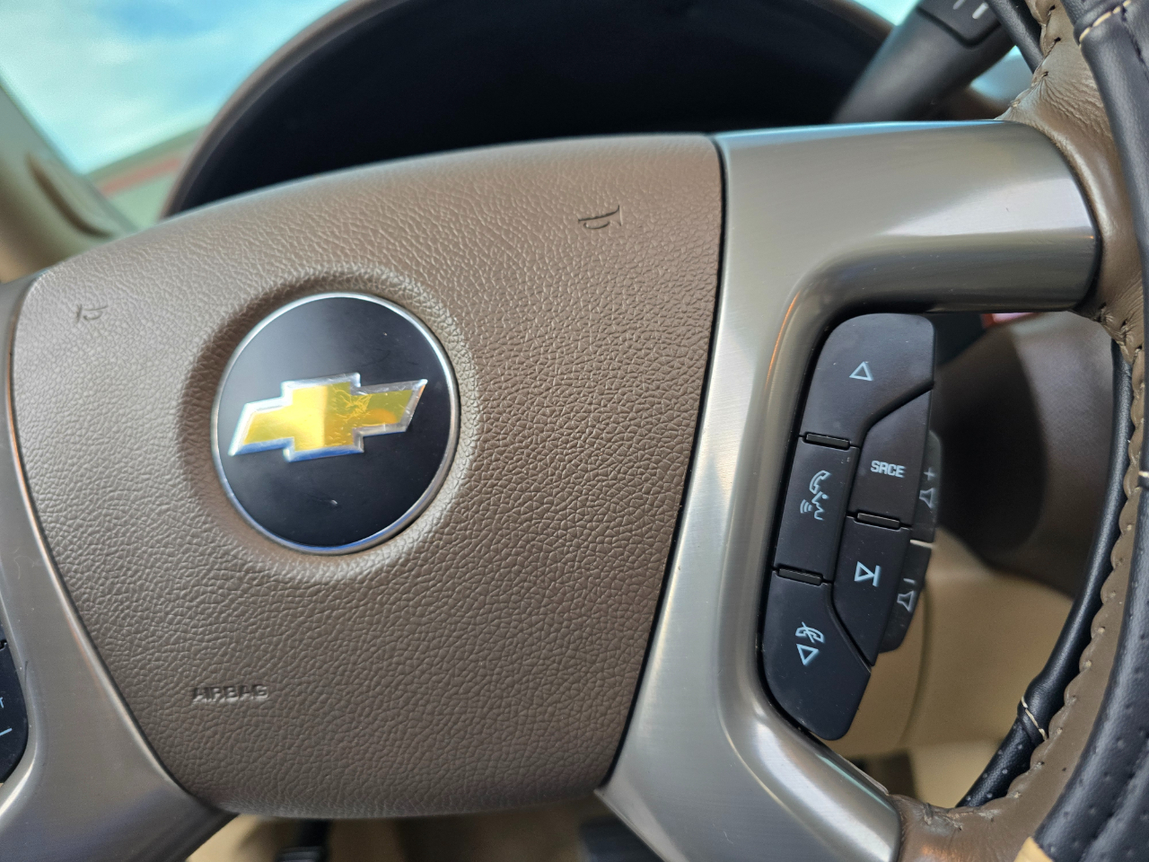 Chevrolet Avalanche 4WD Crew Cab LTZ 2013