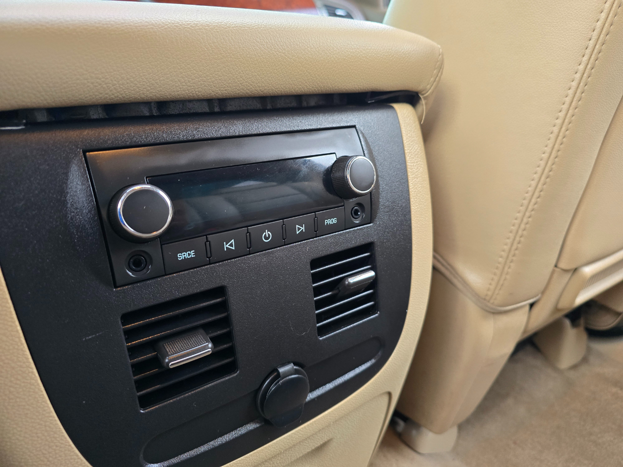 Chevrolet Avalanche 4WD Crew Cab LTZ 2013