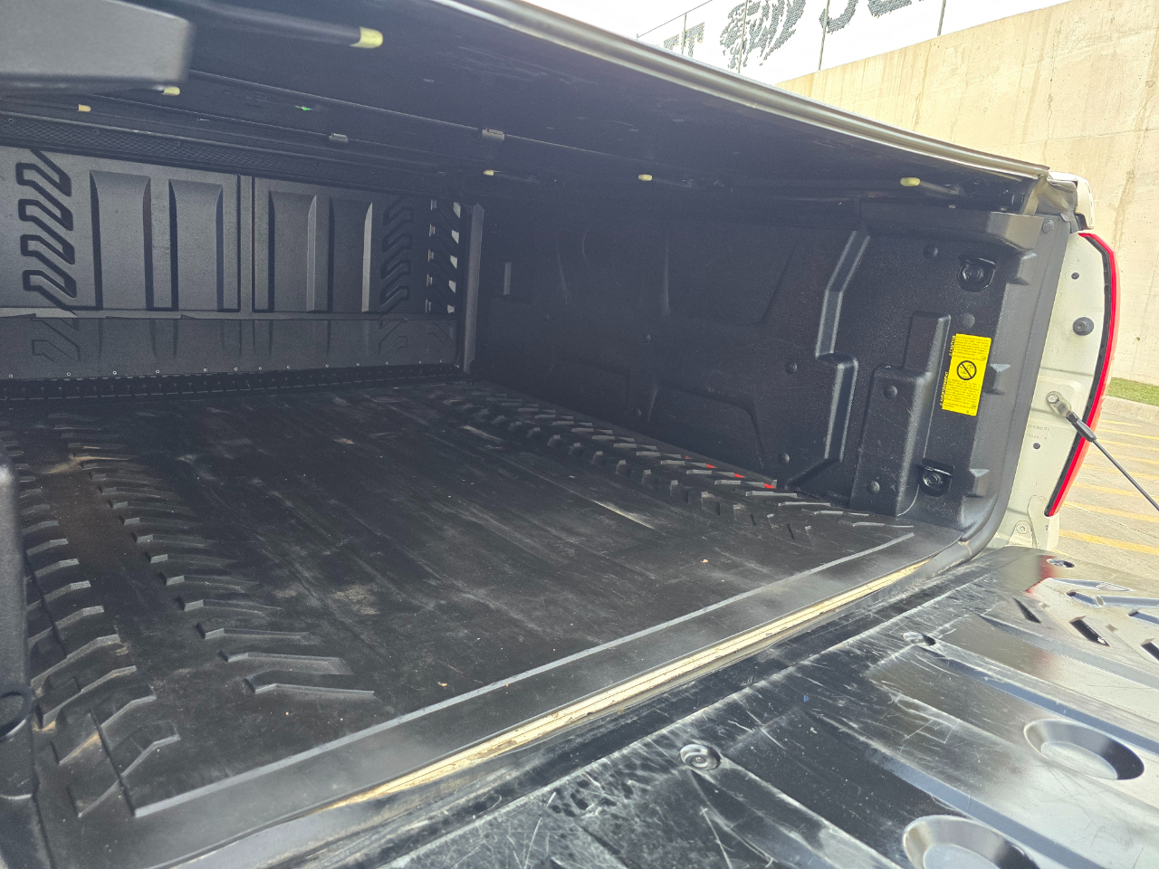 Chevrolet Avalanche 4WD Crew Cab LTZ 2013