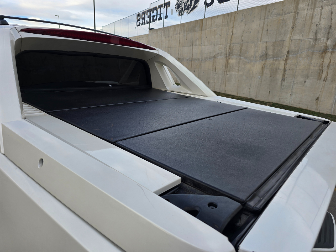 Chevrolet Avalanche 4WD Crew Cab LTZ 2013