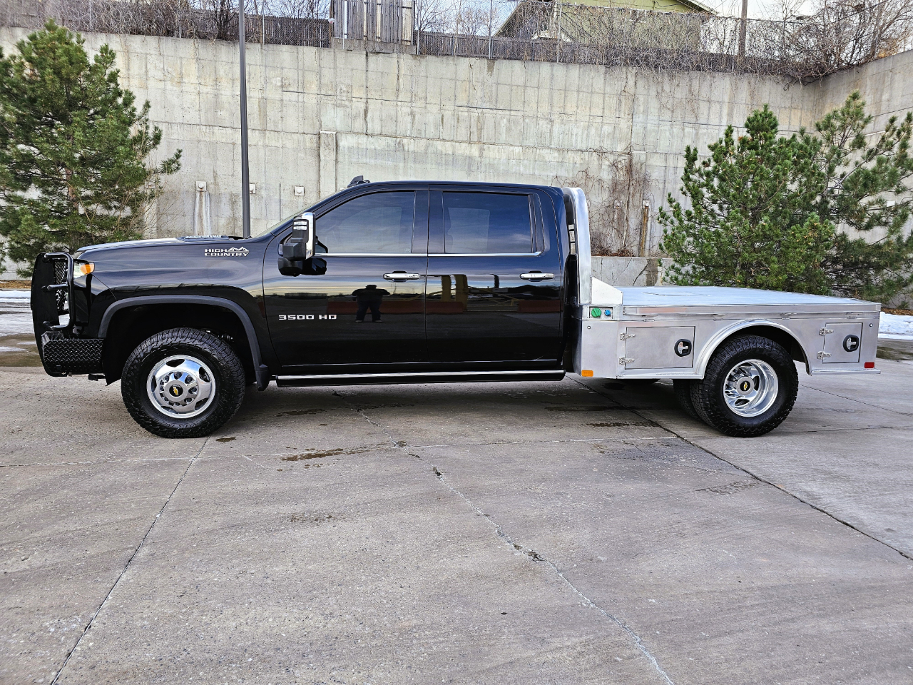 Chevrolet Silverado 3500HD 4WD Crew Cab 172" High Country 2022