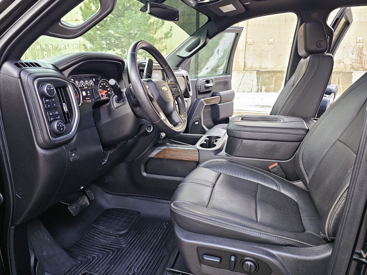 Chevrolet Silverado 3500HD 4WD Crew Cab 172" High Country 2022