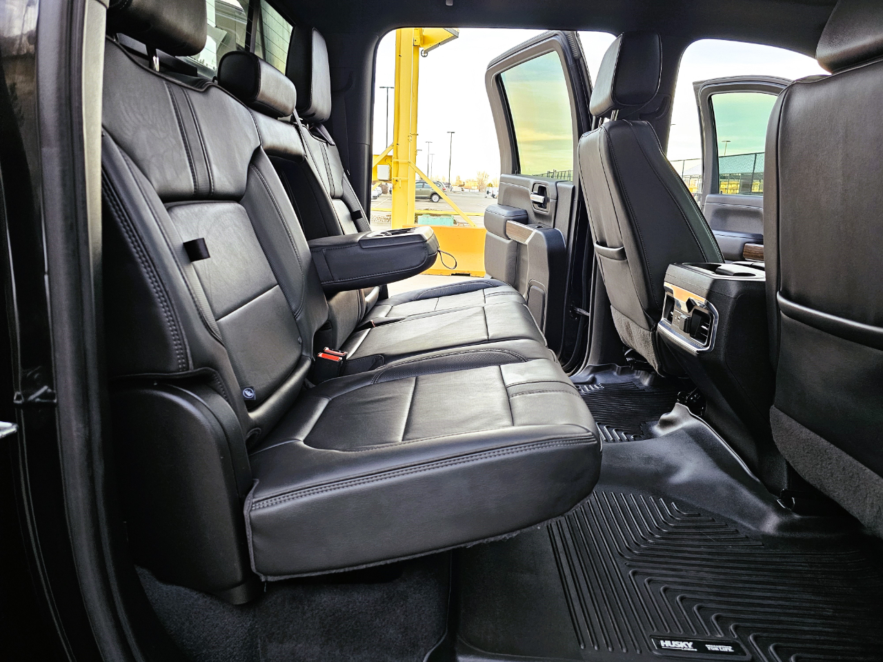 Chevrolet Silverado 3500HD 4WD Crew Cab 172" High Country 2022