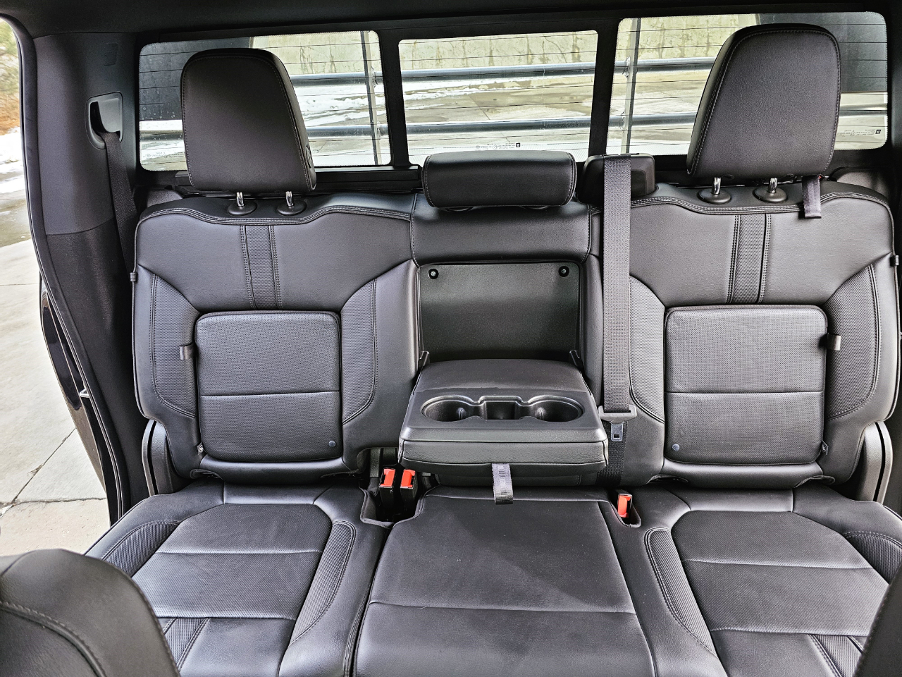 Chevrolet Silverado 3500HD 4WD Crew Cab 172" High Country 2022