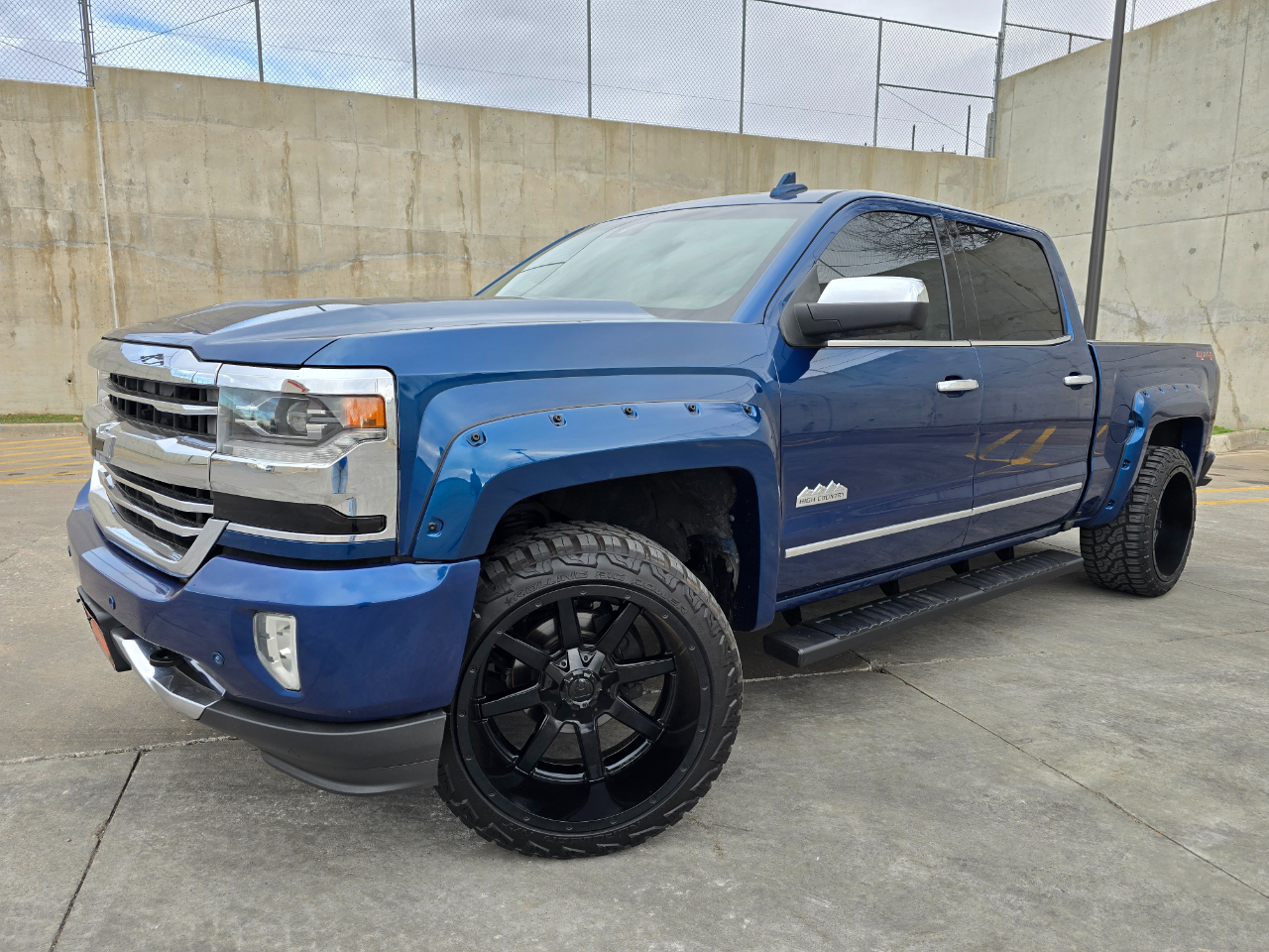 Chevrolet Silverado 1500 4WD Crew Cab 143.5" High Country 2016