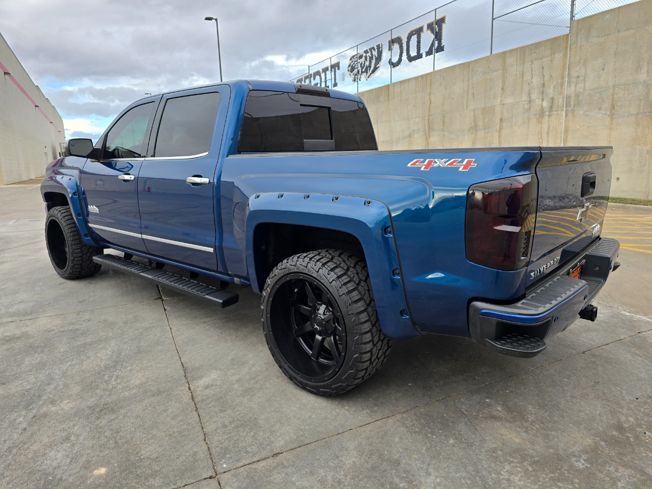 Chevrolet Silverado 1500 4WD Crew Cab 143.5" High Country 2016