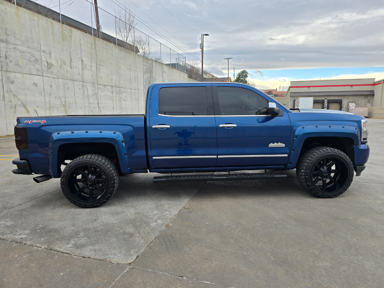 Chevrolet Silverado 1500 4WD Crew Cab 143.5" High Country 2016