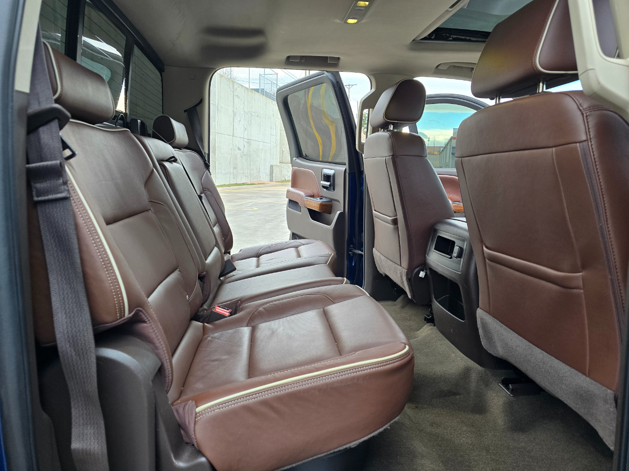 Chevrolet Silverado 1500 4WD Crew Cab 143.5" High Country 2016