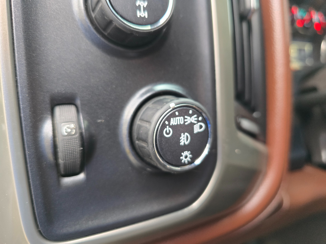 Chevrolet Silverado 1500 4WD Crew Cab 143.5" High Country 2016