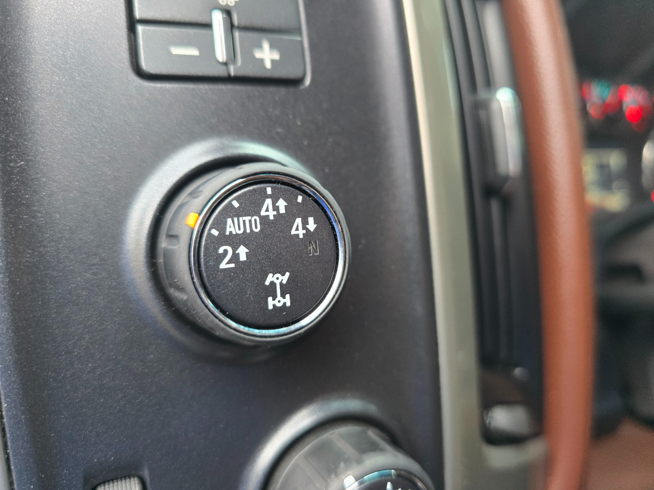 Chevrolet Silverado 1500 4WD Crew Cab 143.5" High Country 2016