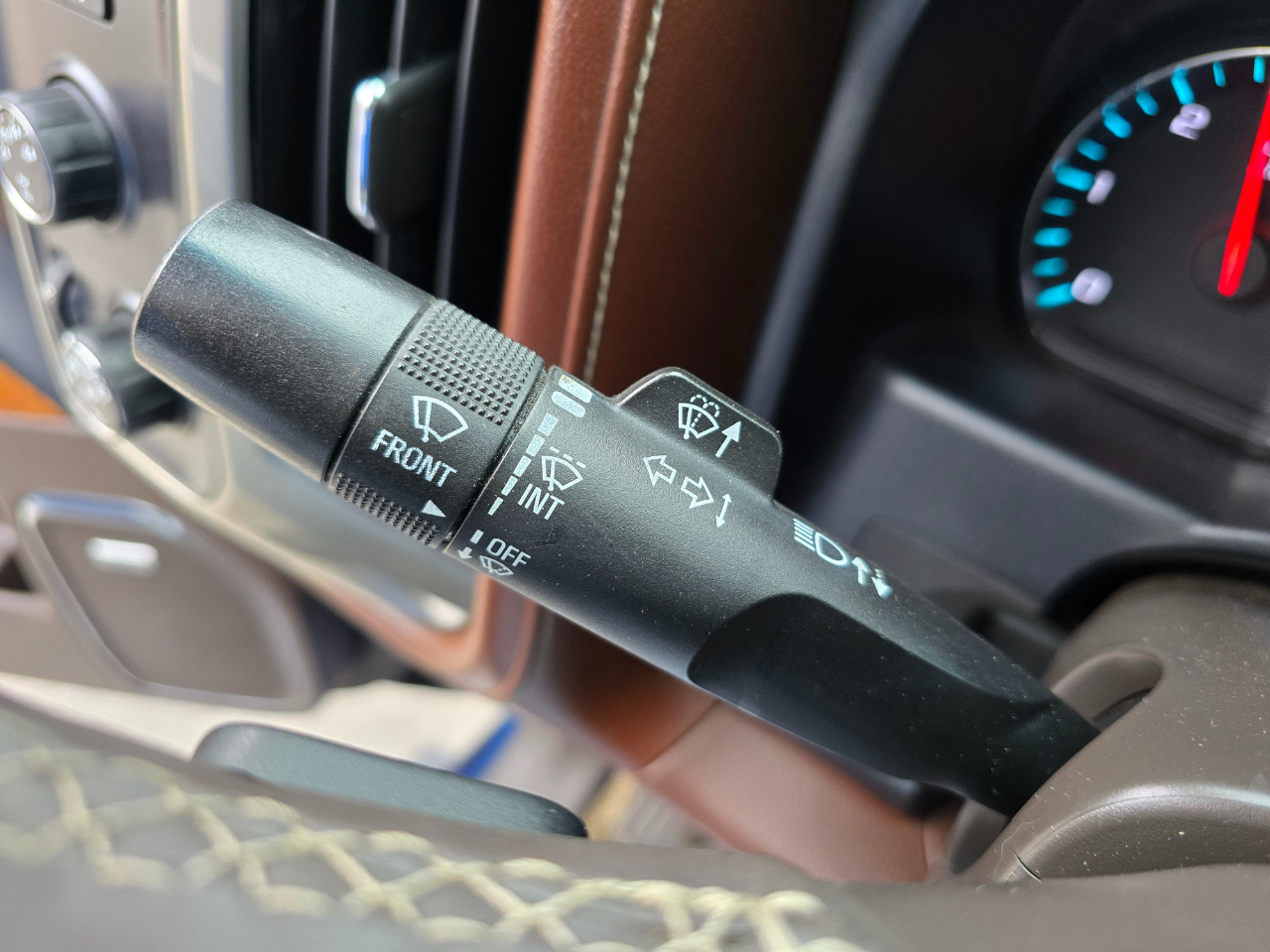 Chevrolet Silverado 1500 4WD Crew Cab 143.5" High Country 2016