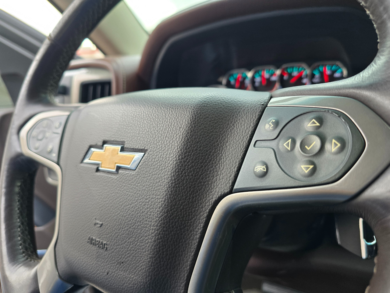 Chevrolet Silverado 1500 4WD Crew Cab 143.5" High Country 2016