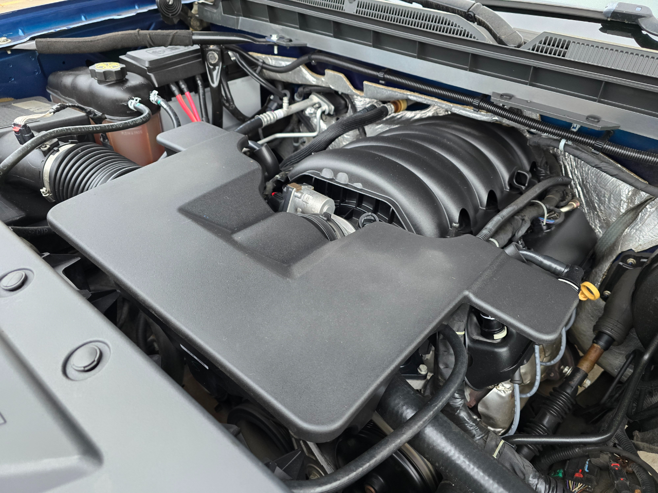 Chevrolet Silverado 1500 4WD Crew Cab 143.5" High Country 2016