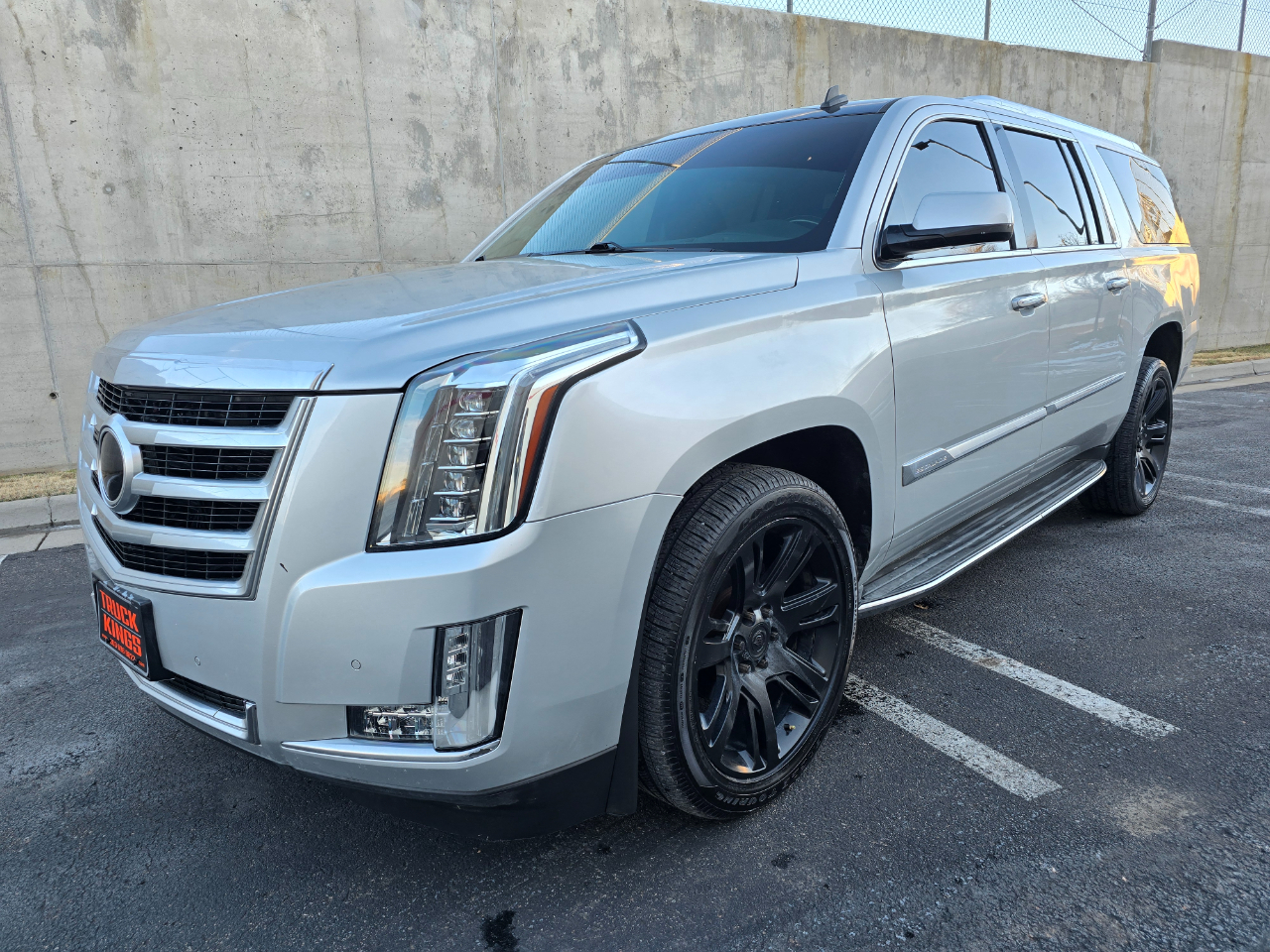 Cadillac Escalade ESV 4WD 4dr Premium 2015