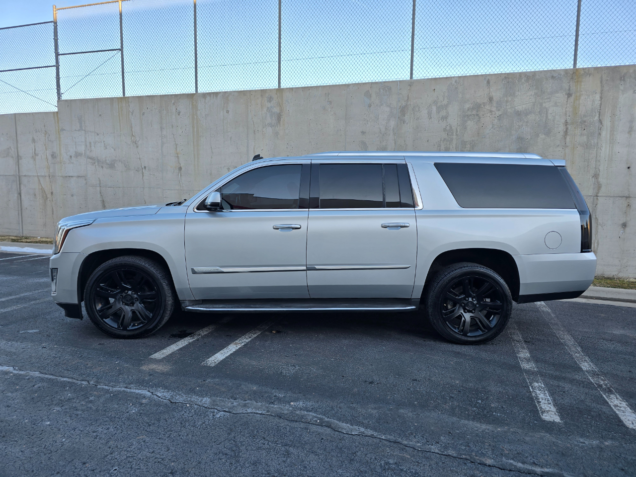 Cadillac Escalade ESV 4WD 4dr Premium 2015