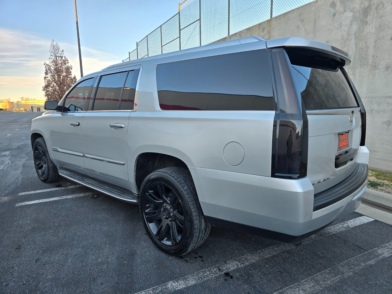 Cadillac Escalade ESV 4WD 4dr Premium 2015