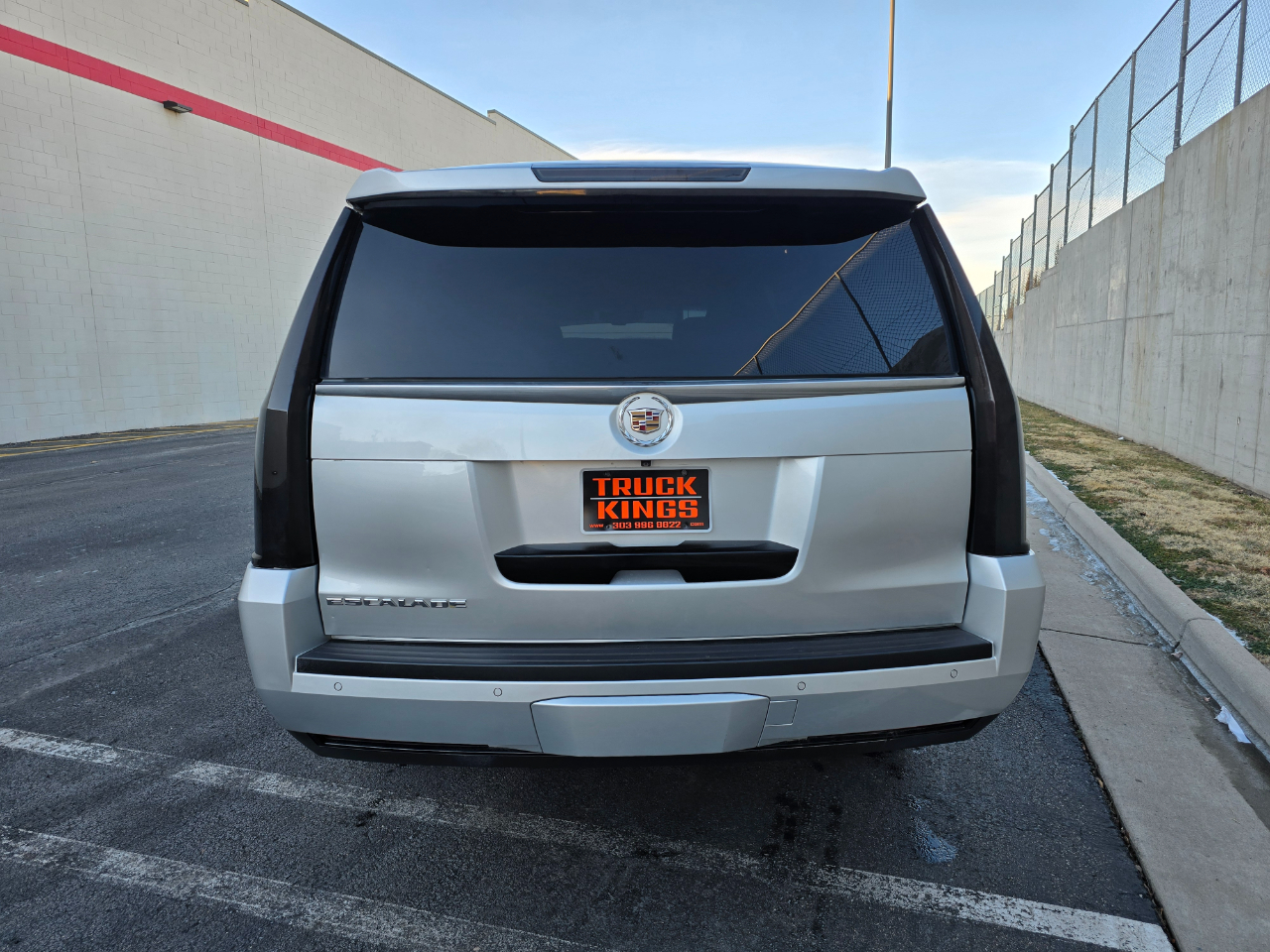 Cadillac Escalade ESV 4WD 4dr Premium 2015