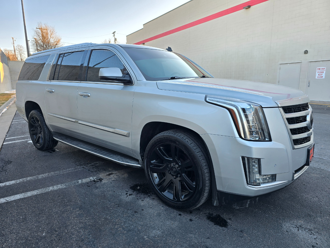 Cadillac Escalade ESV 4WD 4dr Premium 2015