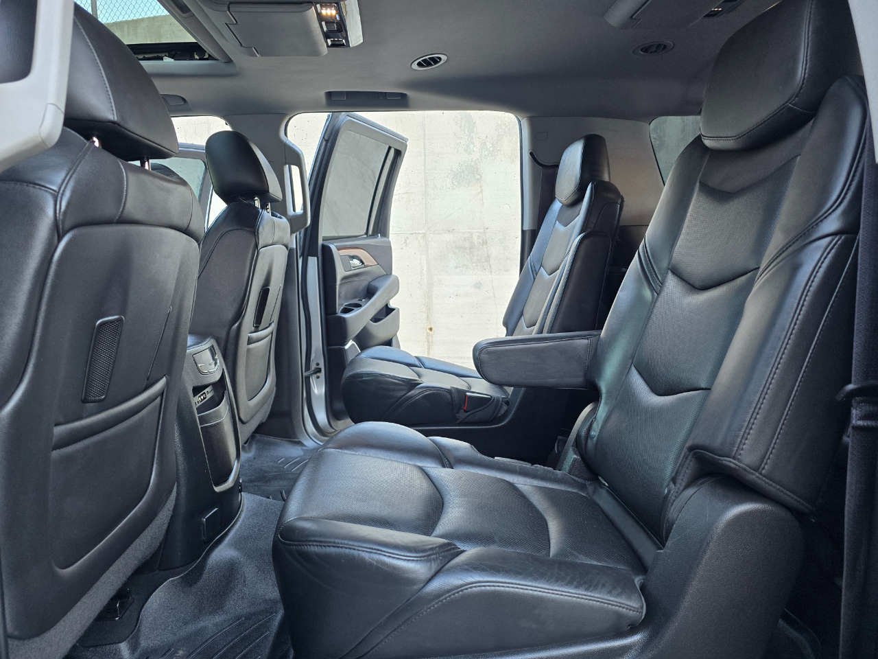 Cadillac Escalade ESV 4WD 4dr Premium 2015