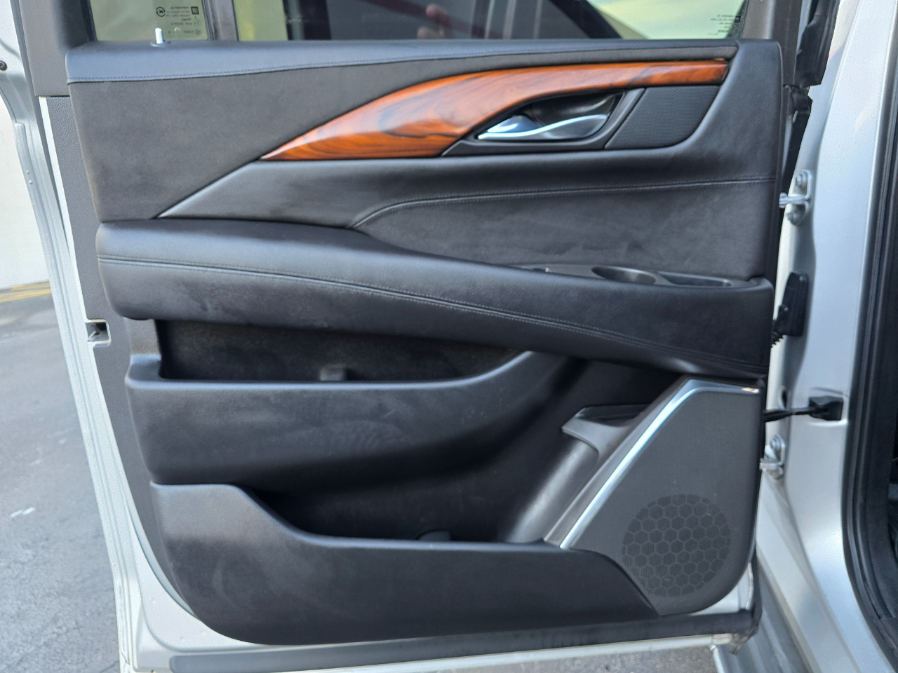 Cadillac Escalade ESV 4WD 4dr Premium 2015