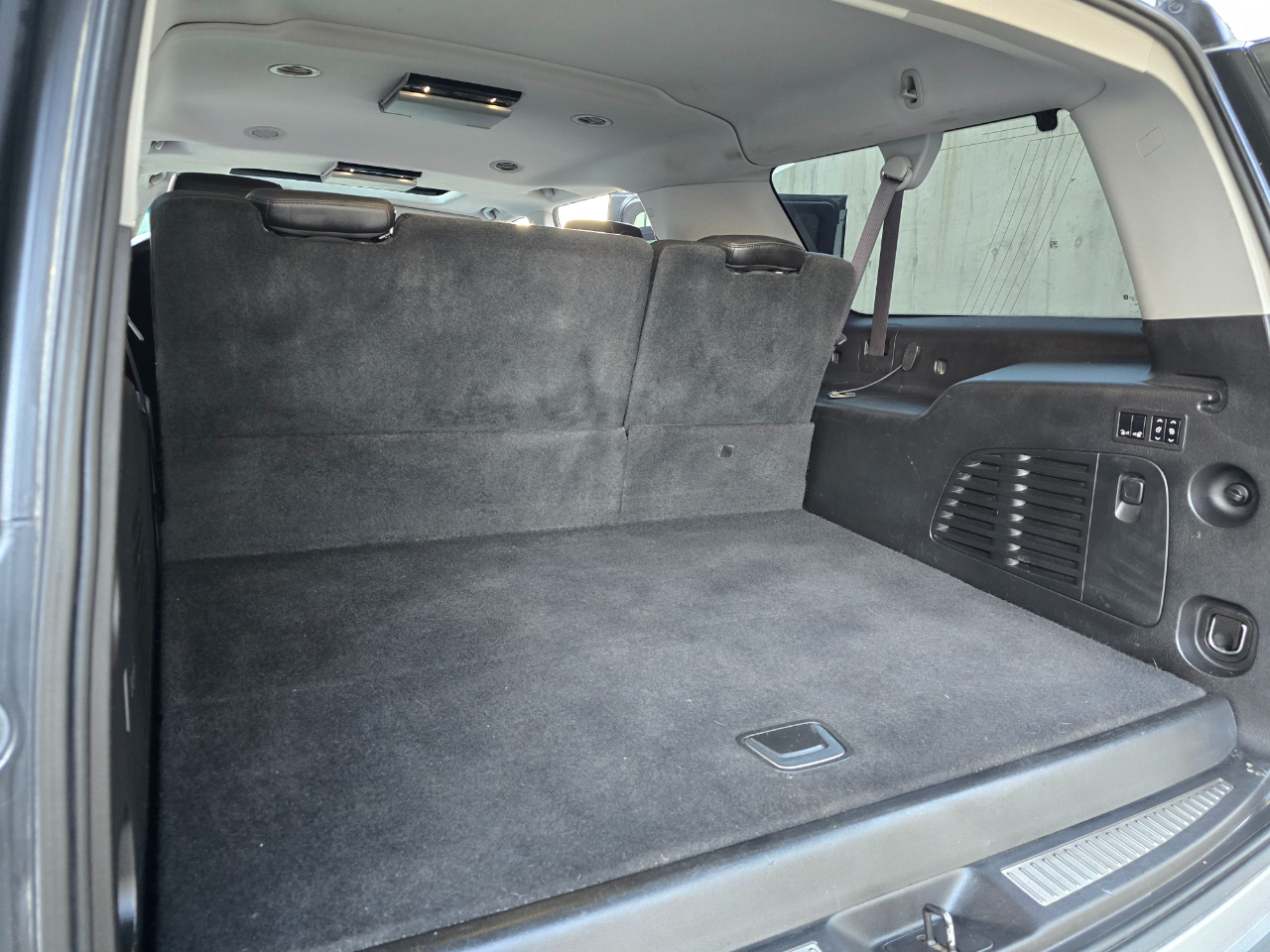 Cadillac Escalade ESV 4WD 4dr Premium 2015