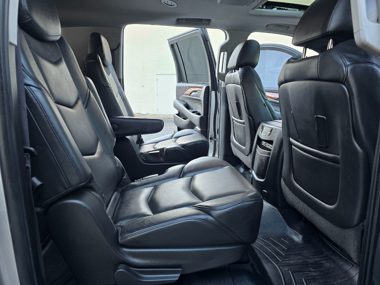 Cadillac Escalade ESV 4WD 4dr Premium 2015