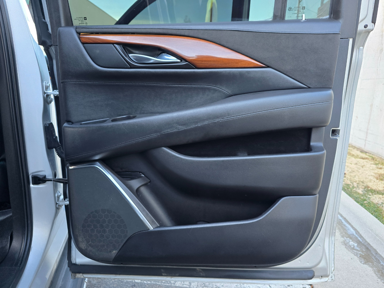 Cadillac Escalade ESV 4WD 4dr Premium 2015