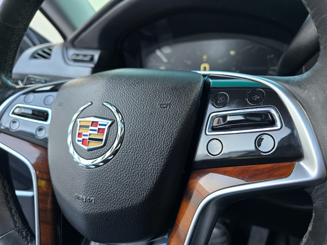 Cadillac Escalade ESV 4WD 4dr Premium 2015