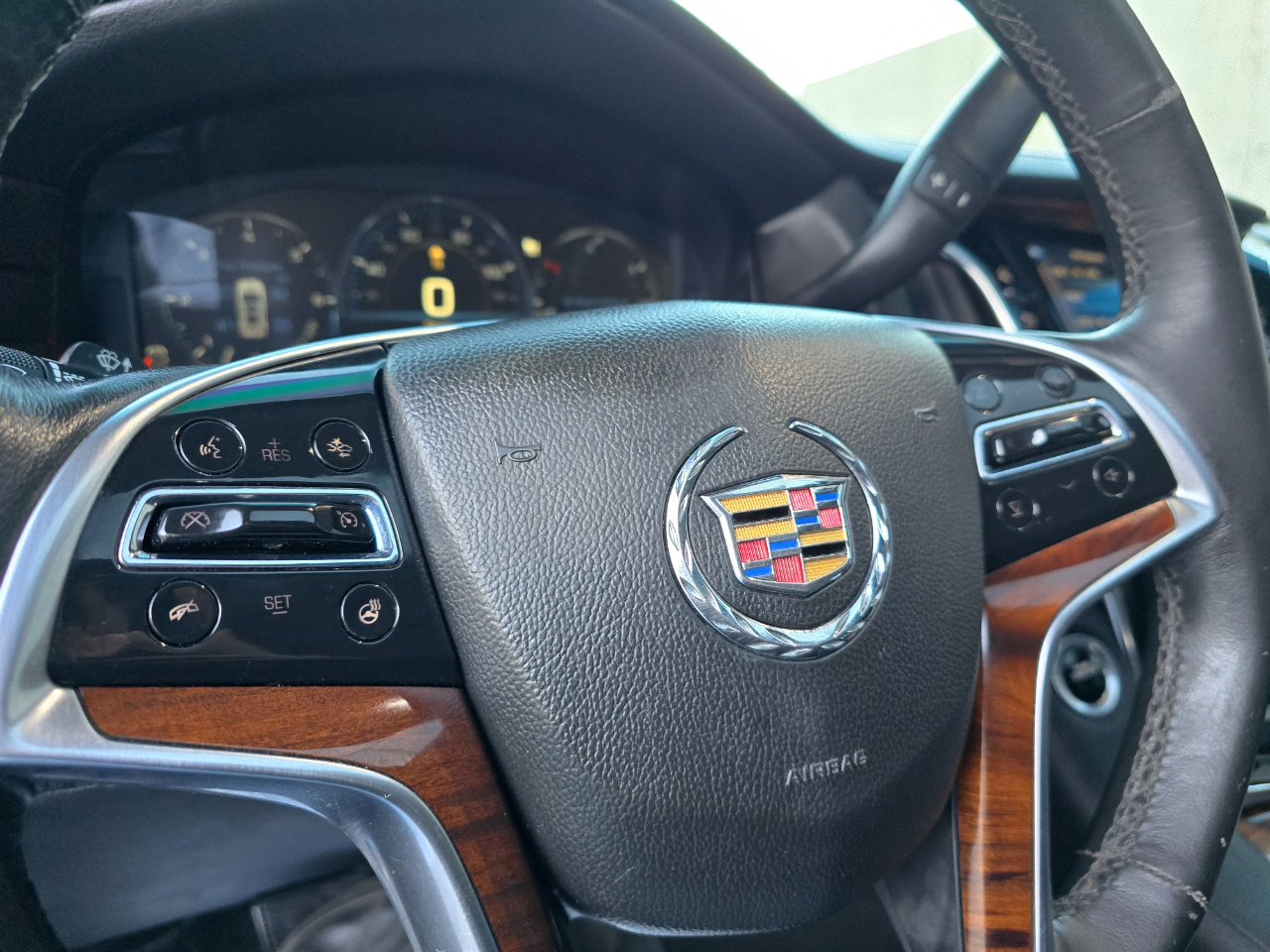 Cadillac Escalade ESV 4WD 4dr Premium 2015