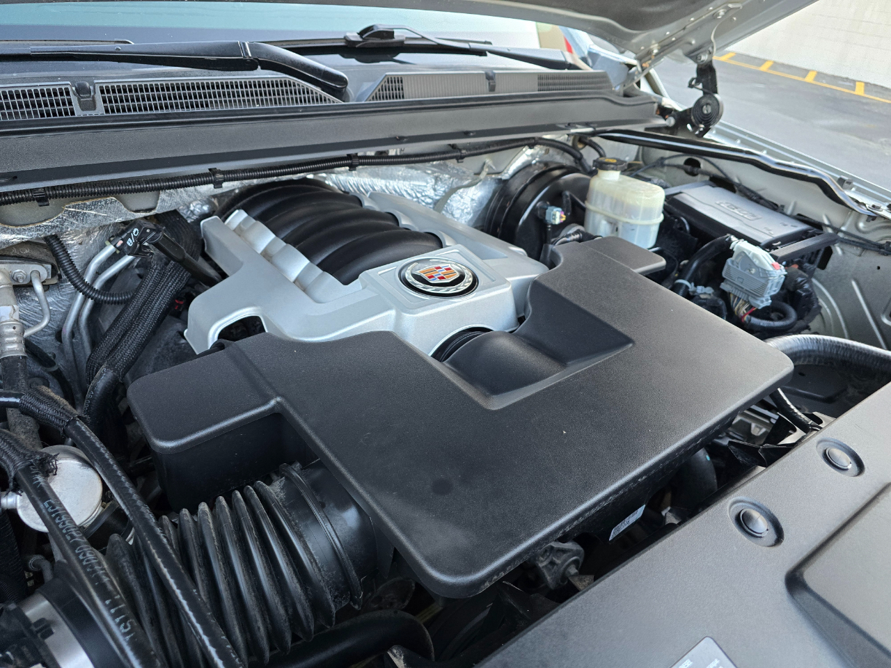 Cadillac Escalade ESV 4WD 4dr Premium 2015