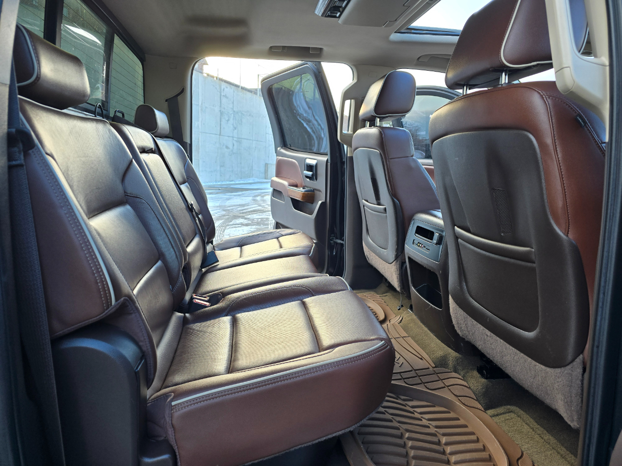 Chevrolet Silverado 1500 4WD Crew Cab 143.5" High Country 2014