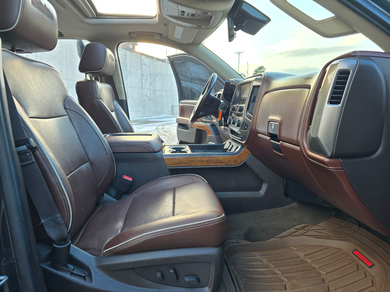 Chevrolet Silverado 1500 4WD Crew Cab 143.5" High Country 2014