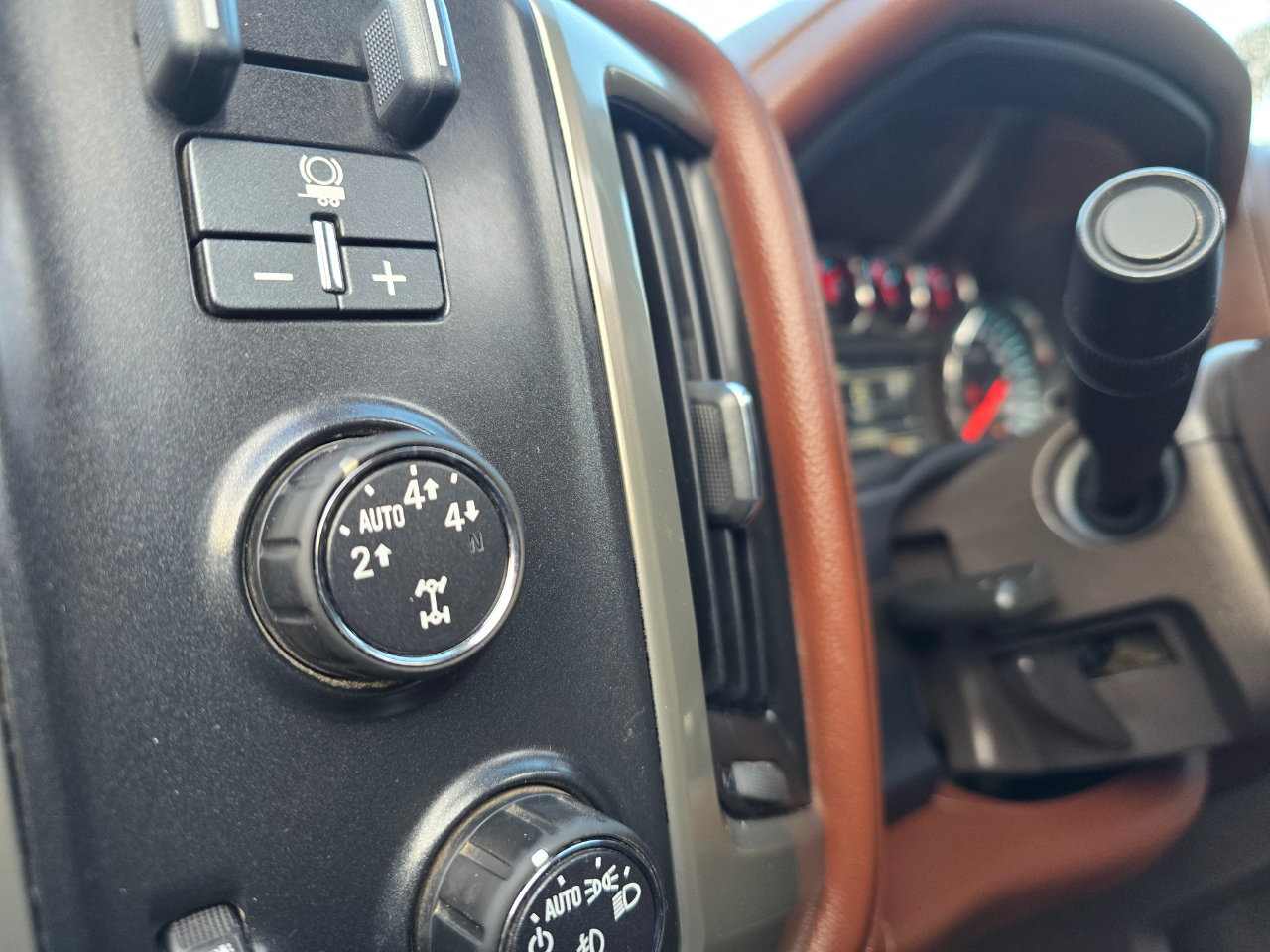 Chevrolet Silverado 1500 4WD Crew Cab 143.5" High Country 2014