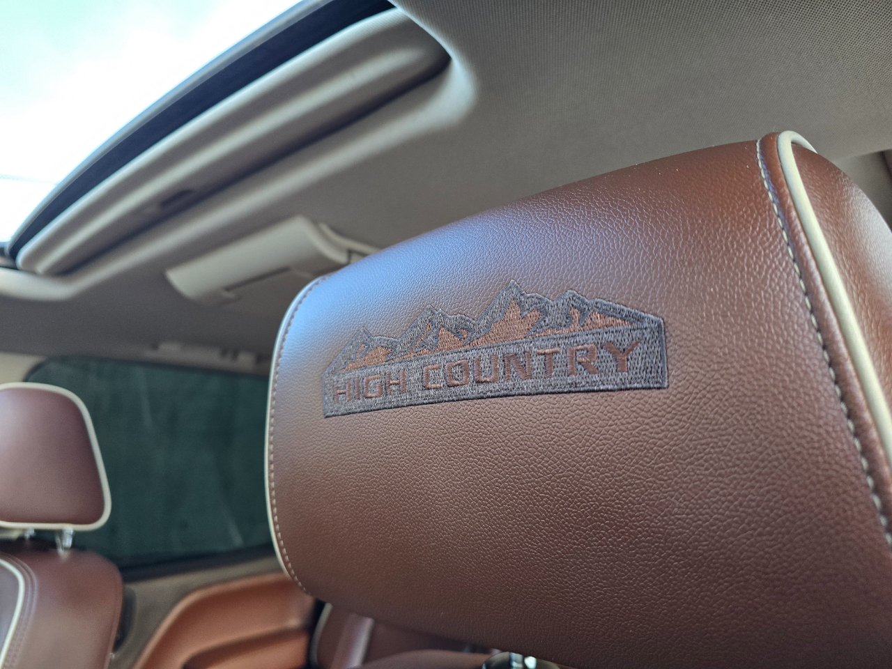 Chevrolet Silverado 1500 4WD Crew Cab 143.5" High Country 2014